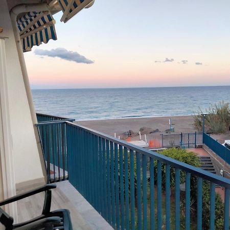 הוילה גיארדיני נאקסוס Seaside מראה חיצוני תמונה